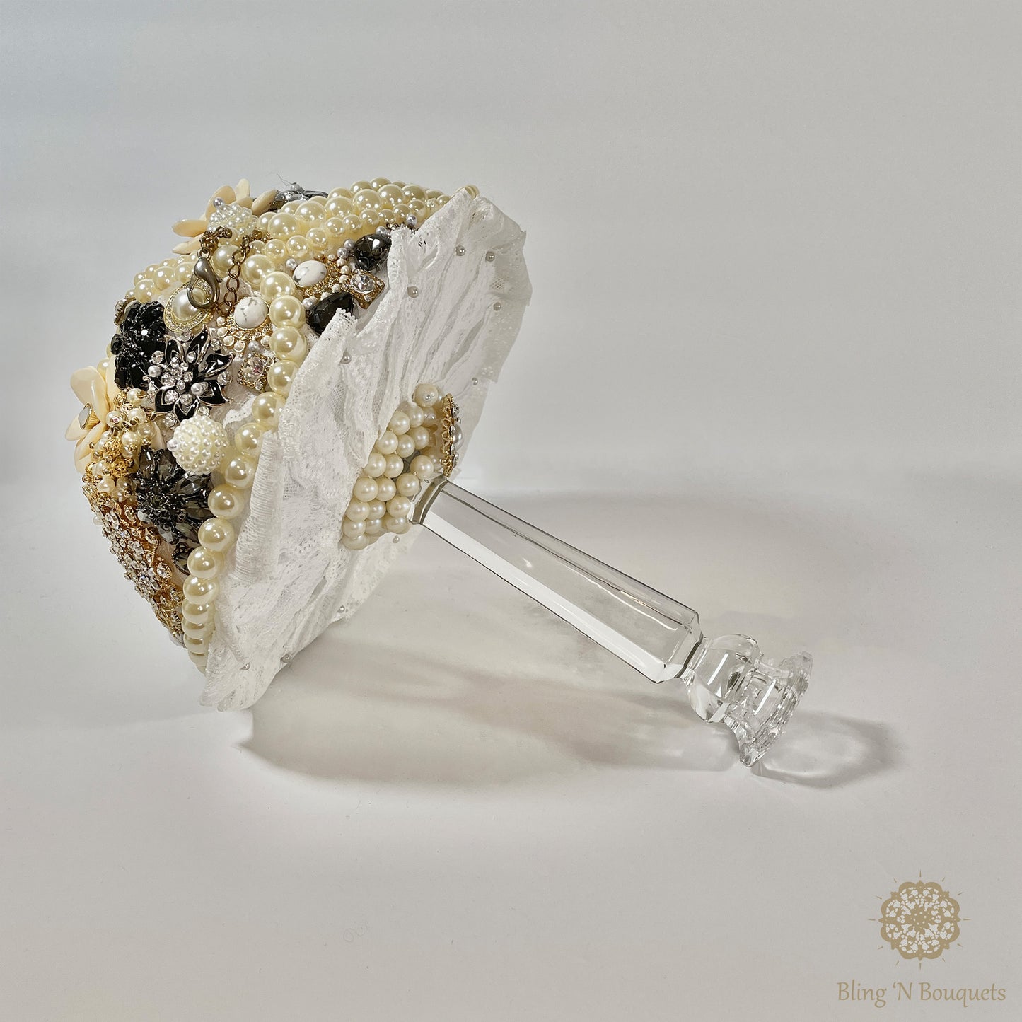 Jeweled brooch bouquet 'Timeless' Classic wedding bridal bouquet Black White Ivory Pearls