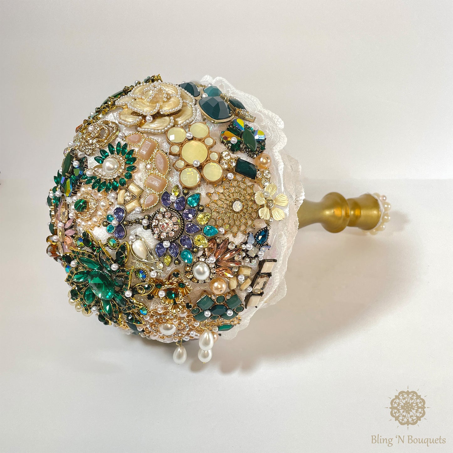 Wedding Bridal brooch bouquet ’Green Envy' unique, unconventional, statement bouquet, green, gold, pink, ivory, pearls