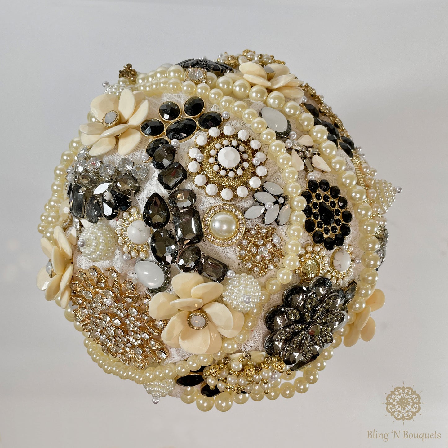 Jeweled brooch bouquet 'Timeless' Classic wedding bridal bouquet Black White Ivory Pearls