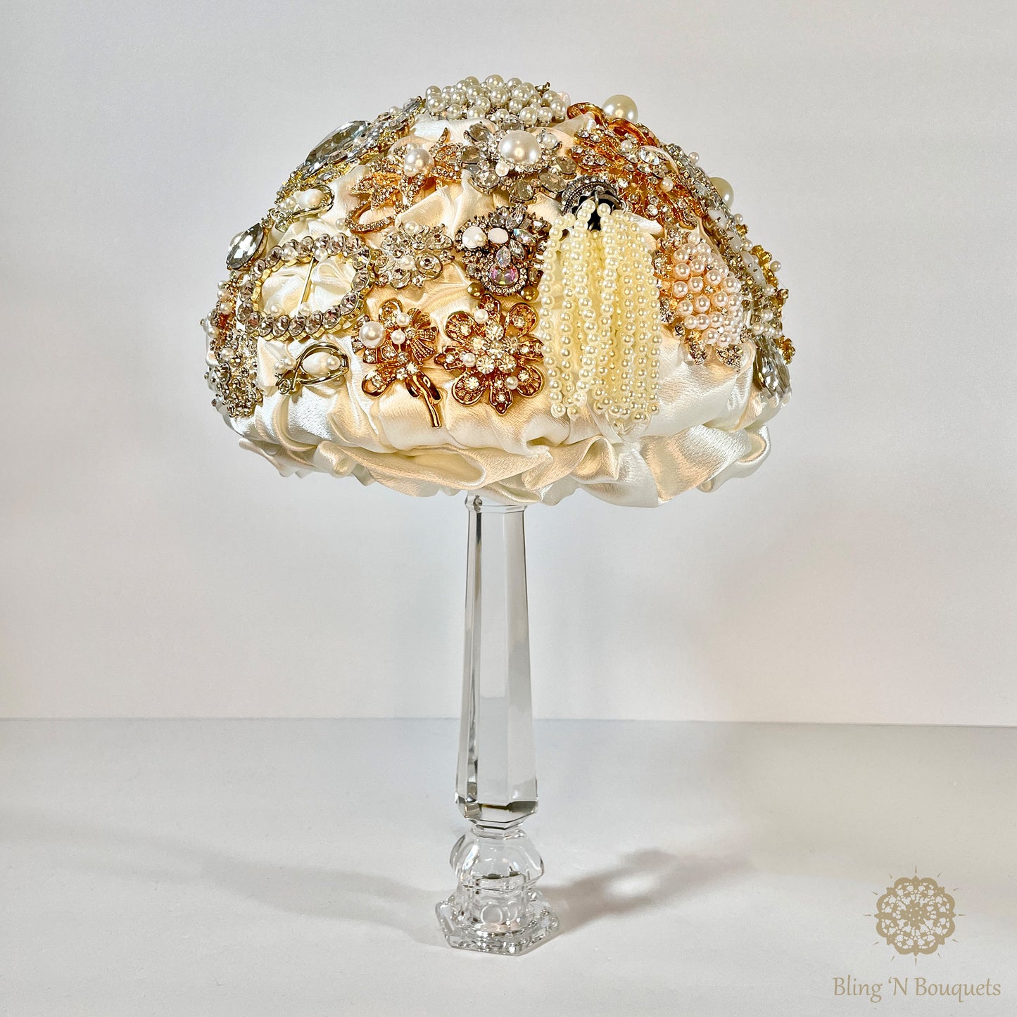 Brooch bouquet 'Simply Love' Jeweled bridal wedding bouquet White, Silver, Gold, Ivory, Pearls