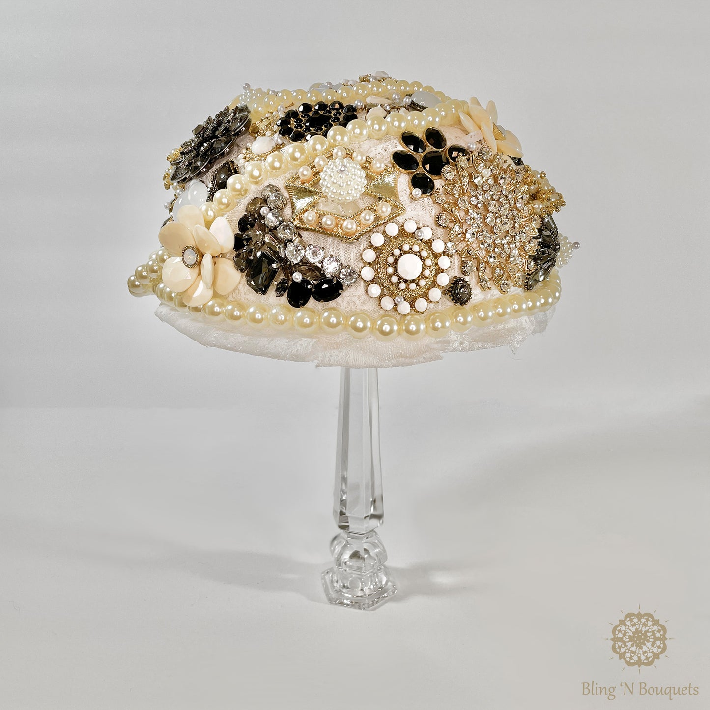 Jeweled brooch bouquet 'Timeless' Classic wedding bridal bouquet Black White Ivory Pearls