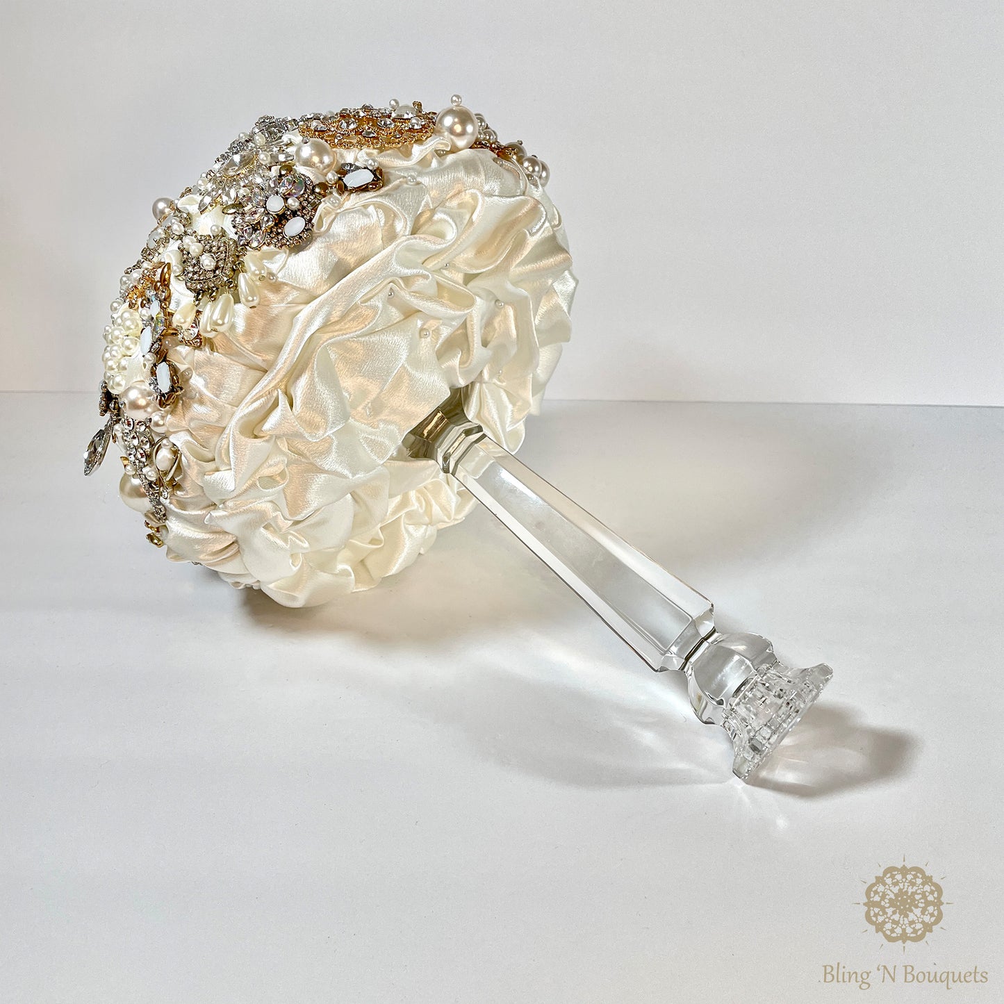 Brooch bouquet 'Simply Love' Jeweled bridal wedding bouquet White, Silver, Gold, Ivory, Pearls