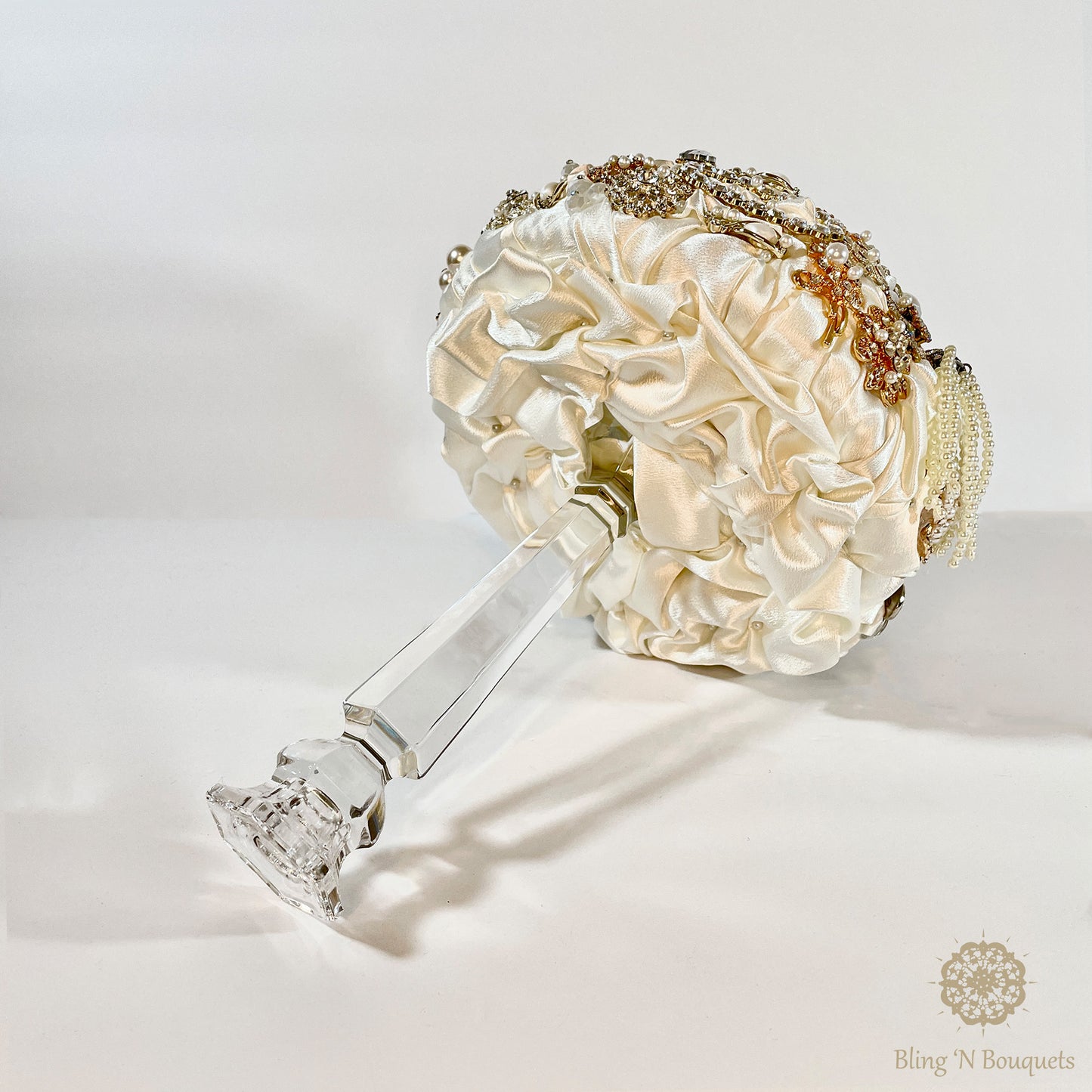 Brooch bouquet 'Simply Love' Jeweled bridal wedding bouquet White, Silver, Gold, Ivory, Pearls