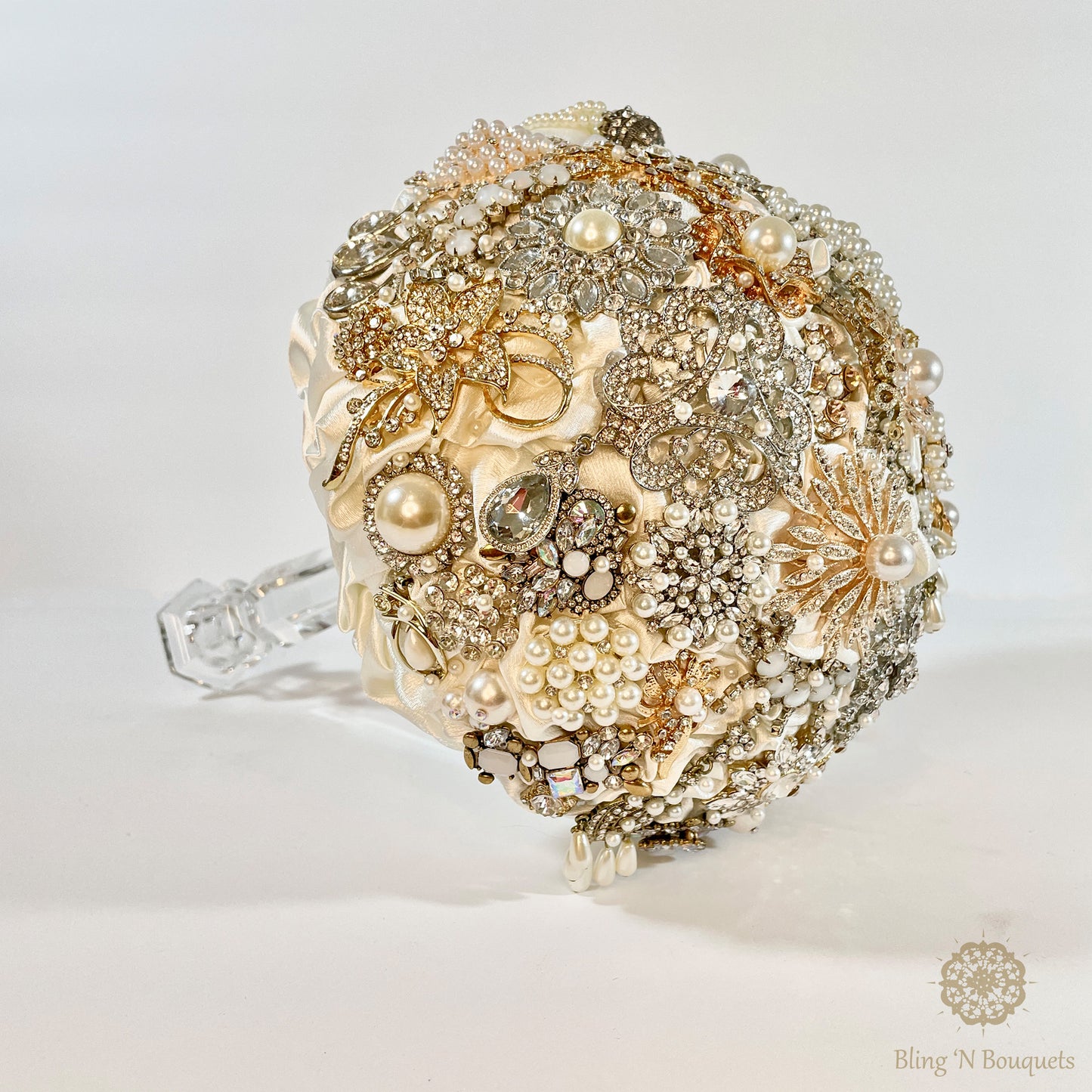 Brooch bouquet 'Simply Love' Jeweled bridal wedding bouquet White, Silver, Gold, Ivory, Pearls