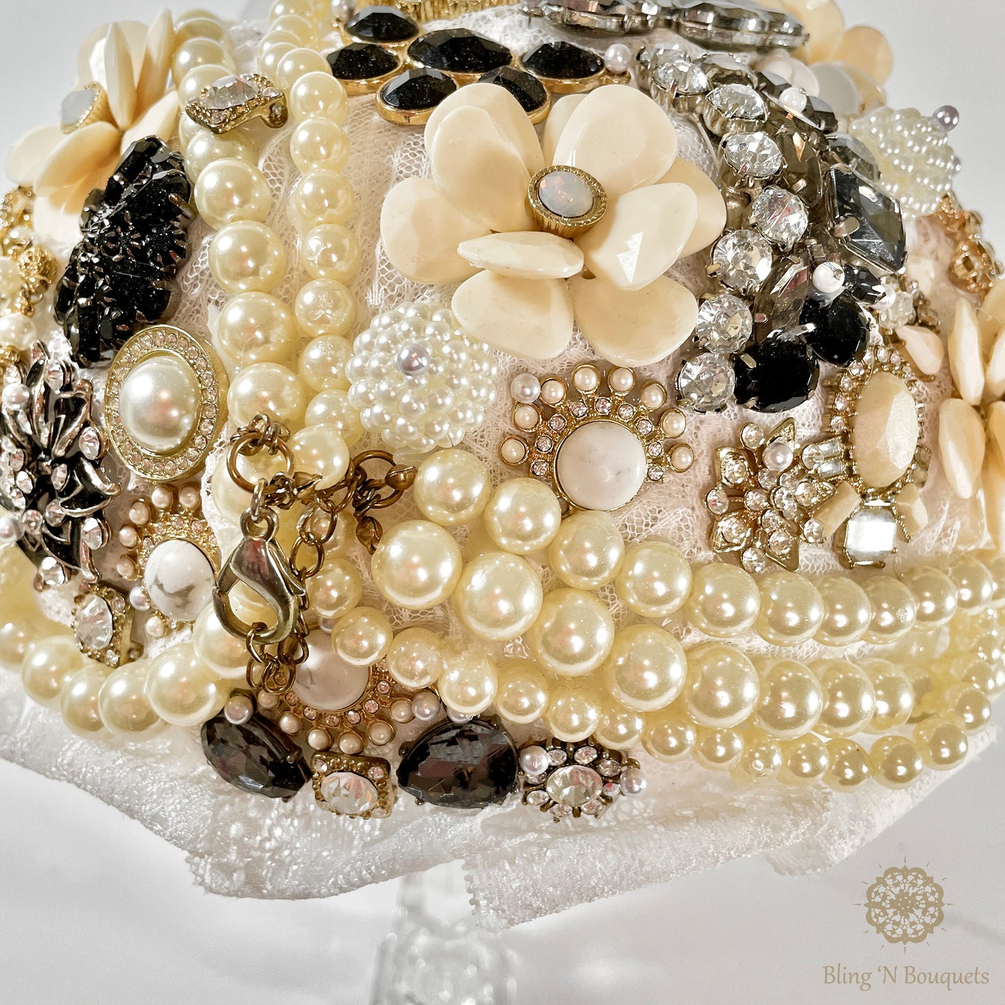 Jeweled brooch bouquet 'Timeless' Classic wedding bridal bouquet Black White Ivory Pearls