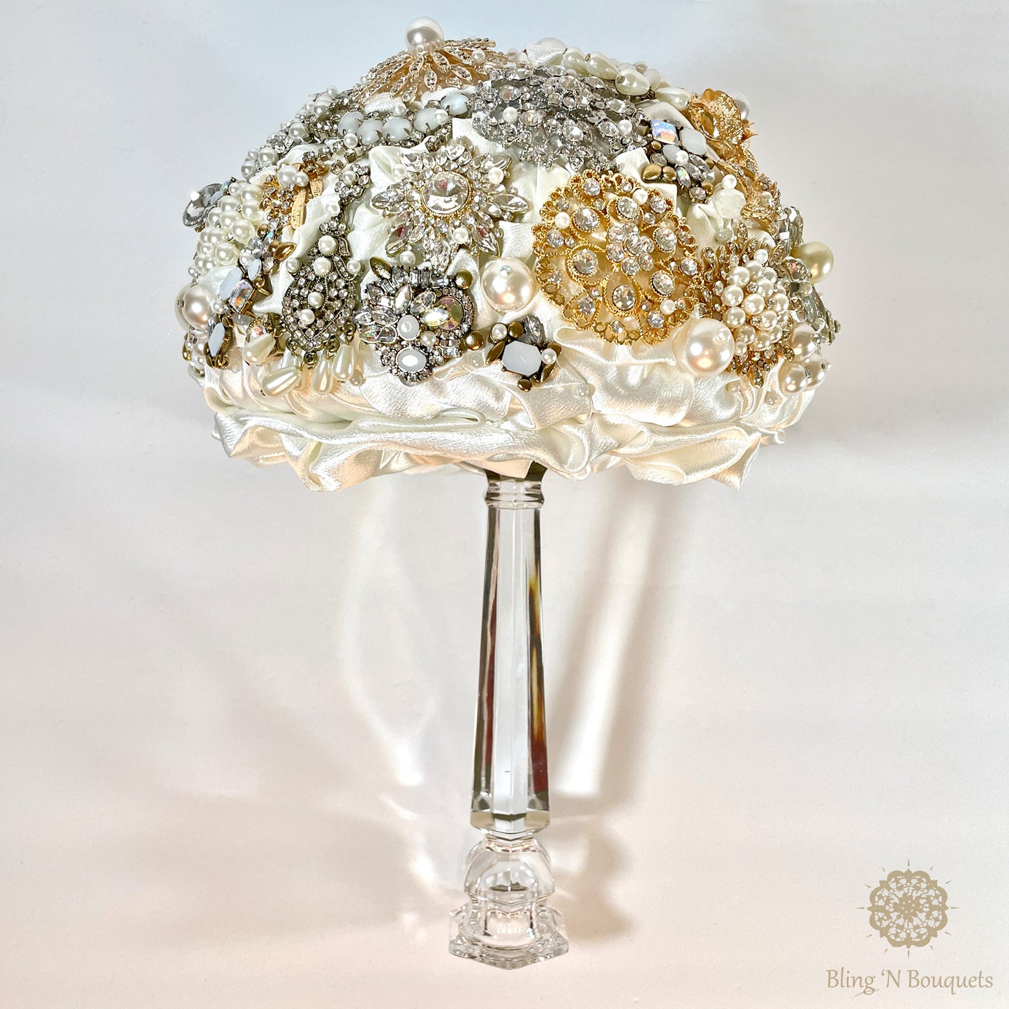 Brooch bouquet 'Simply Love' Jeweled bridal wedding bouquet White, Silver, Gold, Ivory, Pearls