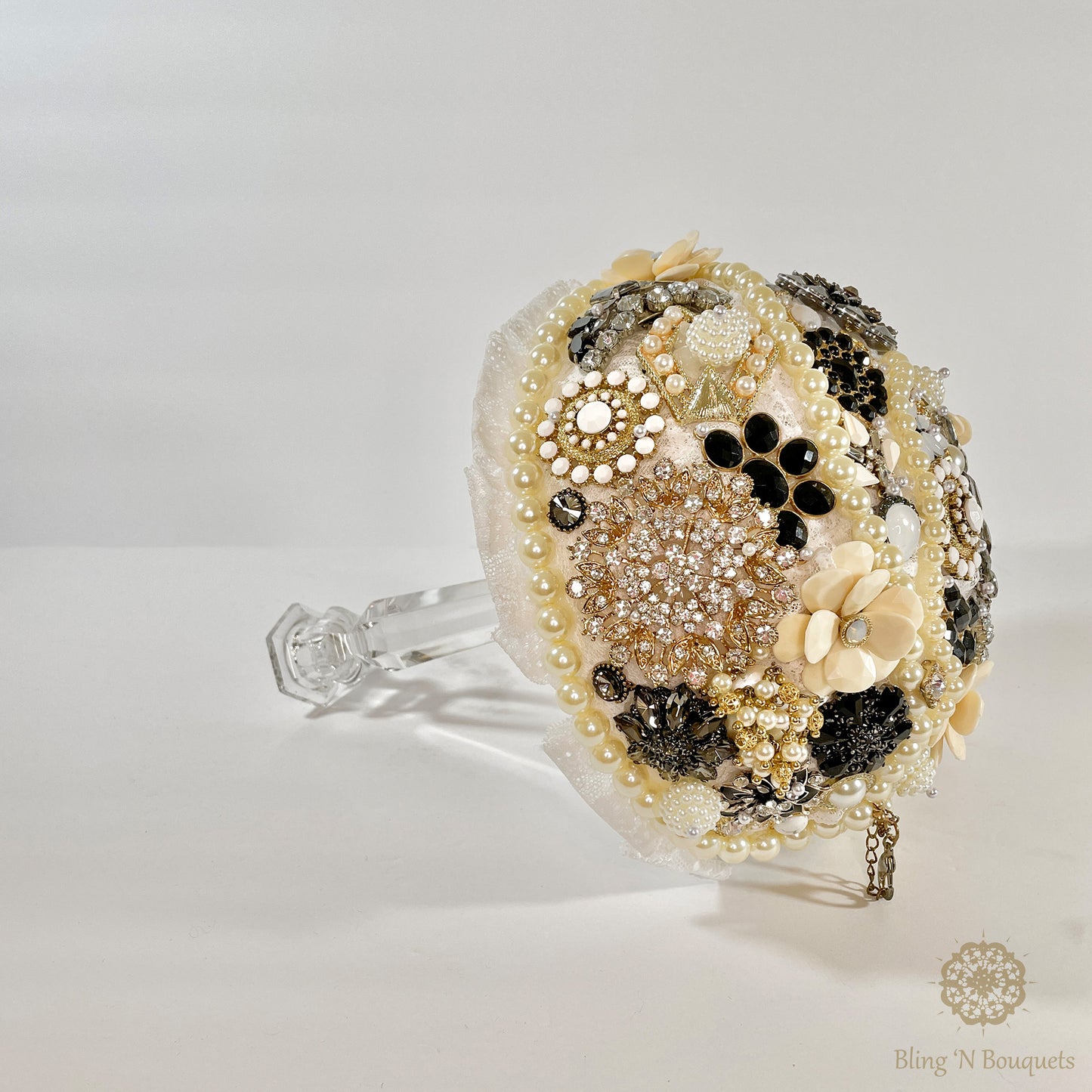 Jeweled brooch bouquet 'Timeless' Classic wedding bridal bouquet Black White Ivory Pearls