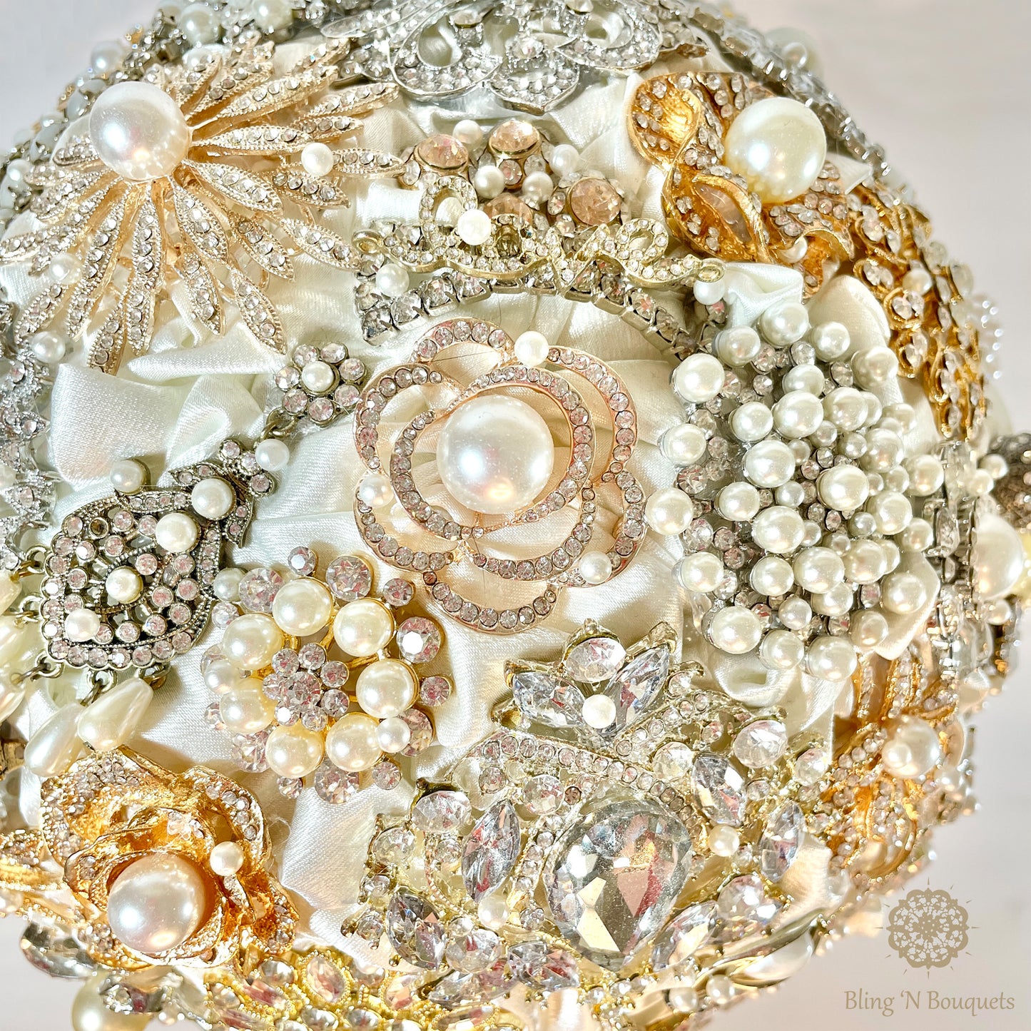 Brooch bouquet 'Simply Love' Jeweled bridal wedding bouquet White, Silver, Gold, Ivory, Pearls