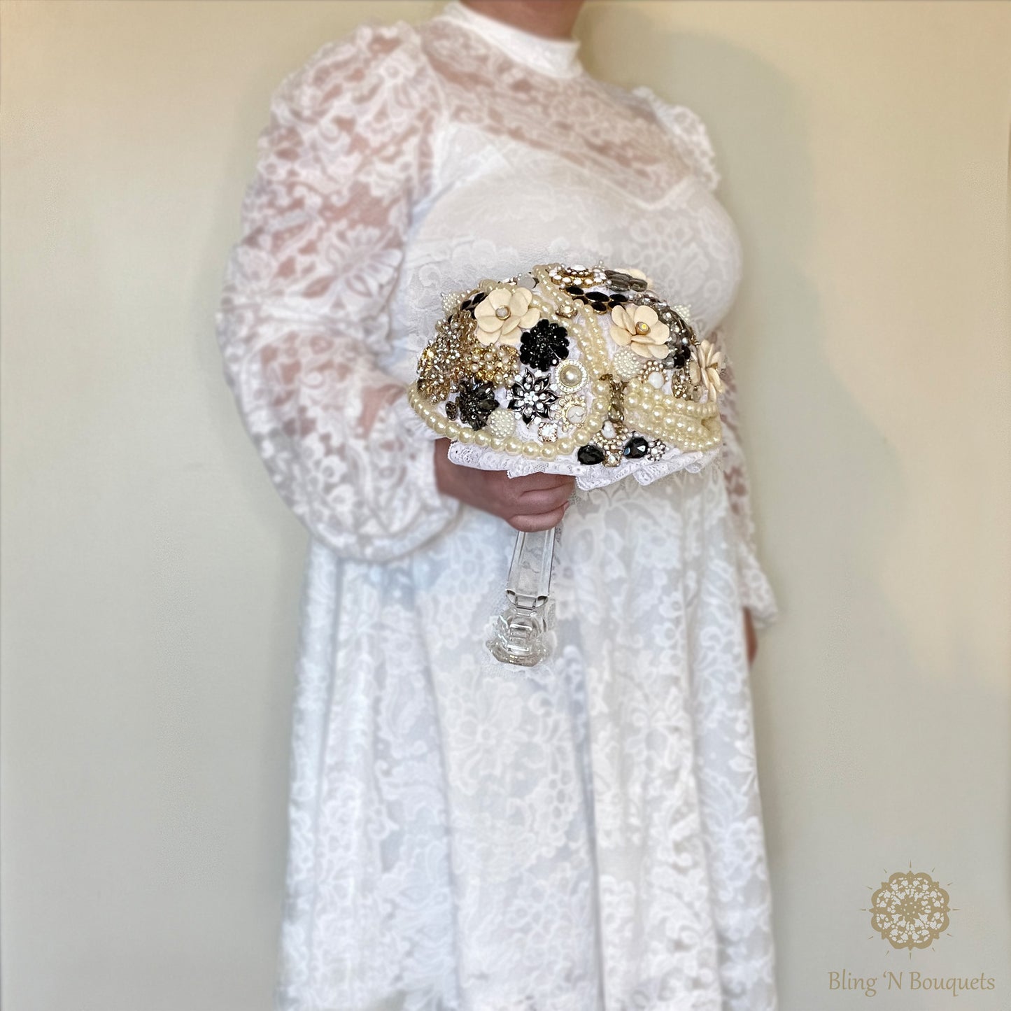 Jeweled brooch bouquet 'Timeless' Classic wedding bridal bouquet Black White Ivory Pearls